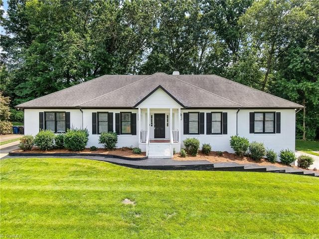 245 Heathcliff Place, Winston-salem, NC 27104