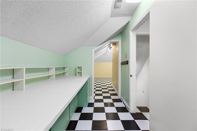 245 Heathcliff Place, Winston-salem, NC 27104