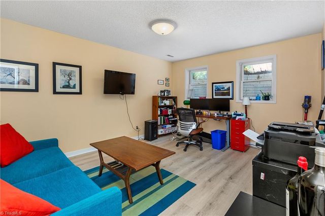 245 Heathcliff Place, Winston-salem, NC 27104