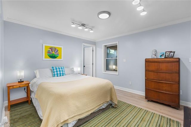 245 Heathcliff Place, Winston-salem, NC 27104