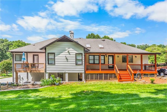 245 Heathcliff Place, Winston-salem, NC 27104