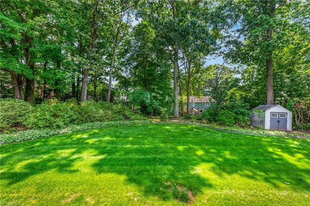 245 Heathcliff Place, Winston-salem, NC 27104