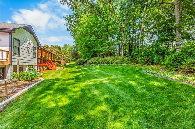 245 Heathcliff Place, Winston-salem, NC 27104