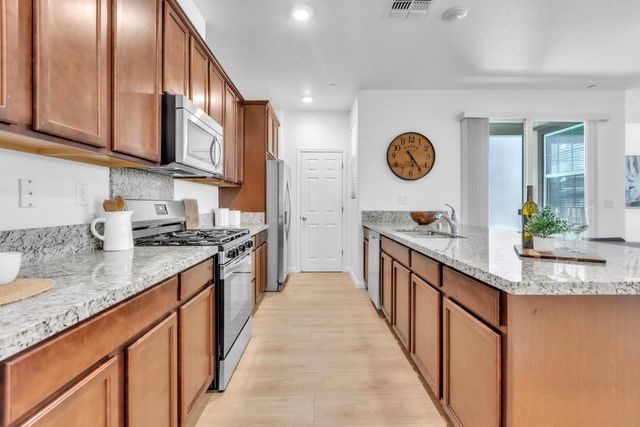 10838 Barden Dr, Rancho Cordova, CA 95670