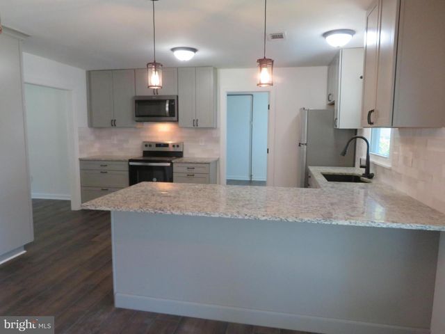 7895 PAVILION DR, Severn, MD 21144