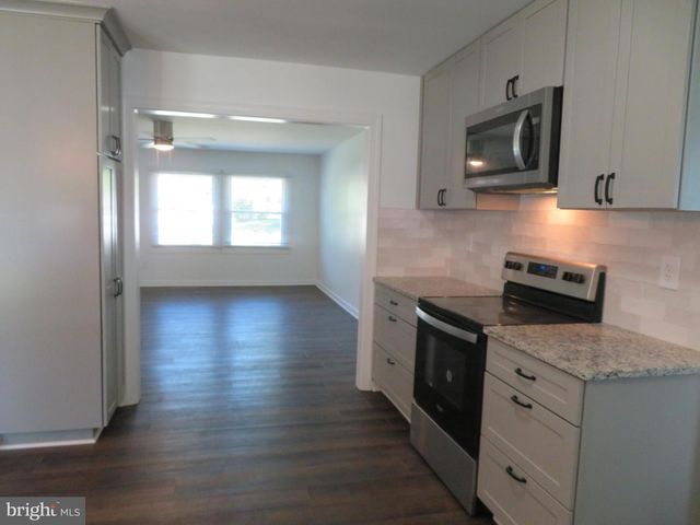 7895 PAVILION DR, Severn, MD 21144