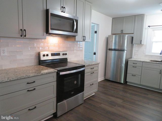 7895 PAVILION DR, Severn, MD 21144