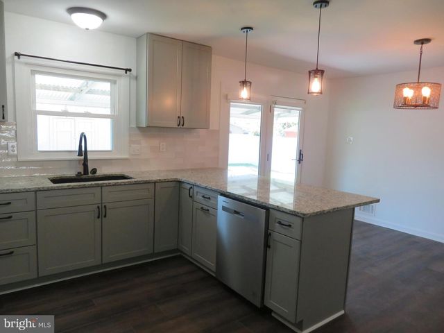 7895 PAVILION DR, Severn, MD 21144