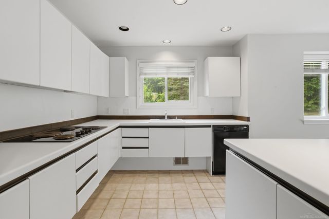 1085 Bear Creek Court, Oakland Twp, MI 48306