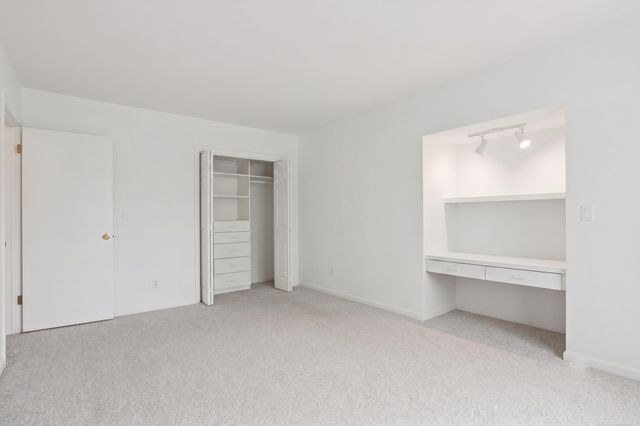 1085 Bear Creek Court, Oakland Twp, MI 48306
