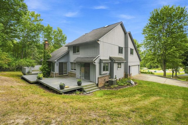 1085 Bear Creek Court, Oakland Twp, MI 48306