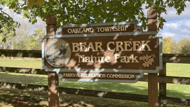 1085 Bear Creek Court, Oakland Twp, MI 48306