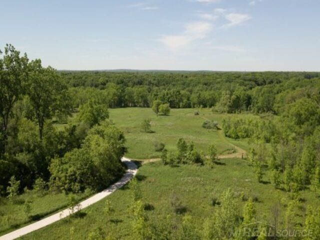 1085 Bear Creek Court, Oakland Twp, MI 48306