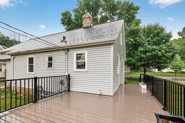 413 3rd Avenue E, Shakopee, MN 55379