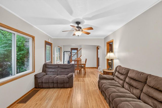 413 3rd Avenue E, Shakopee, MN 55379