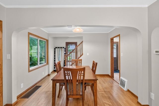 413 3rd Avenue E, Shakopee, MN 55379