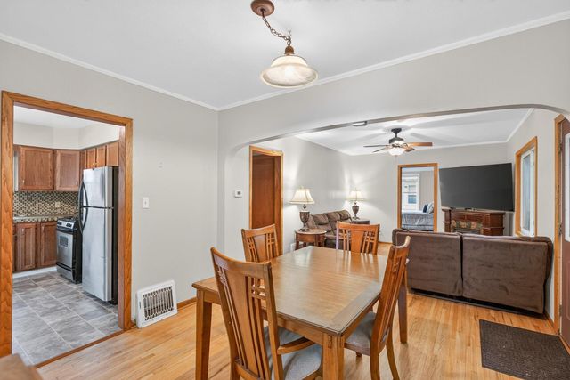 413 3rd Avenue E, Shakopee, MN 55379