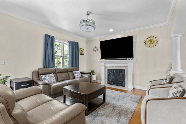 30 Willow Creek Dr, Attleboro, MA 02703