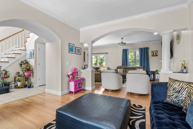 30 Willow Creek Dr, Attleboro, MA 02703