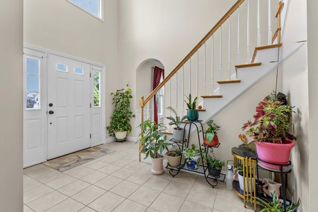 30 Willow Creek Dr, Attleboro, MA 02703