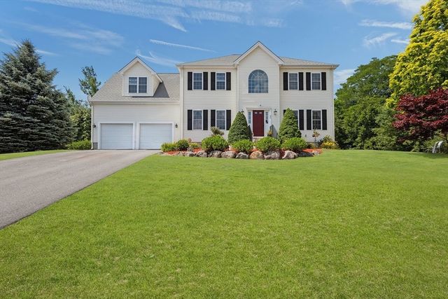 30 Willow Creek Dr, Attleboro, MA 02703