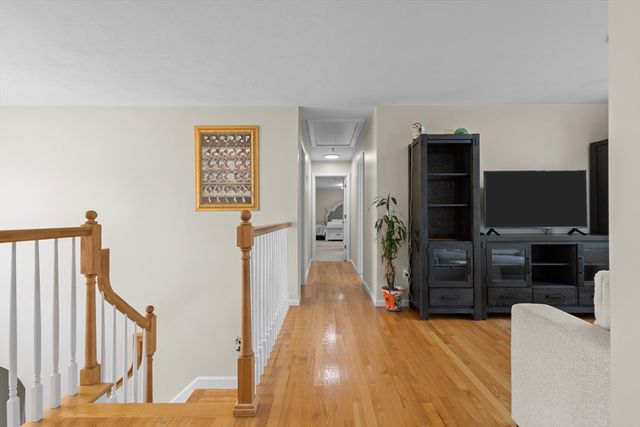 30 Willow Creek Dr, Attleboro, MA 02703