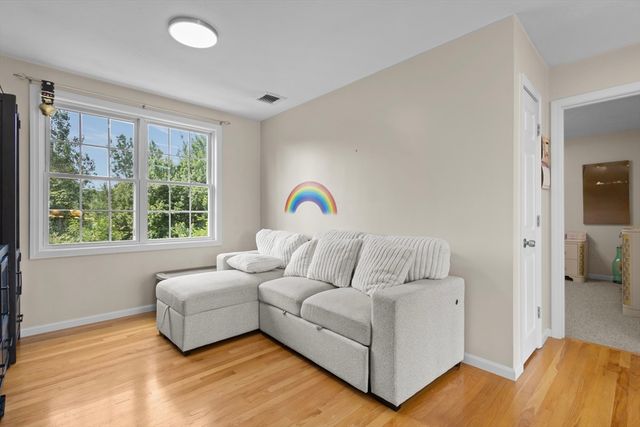 30 Willow Creek Dr, Attleboro, MA 02703