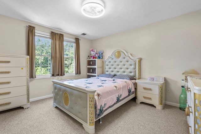30 Willow Creek Dr, Attleboro, MA 02703