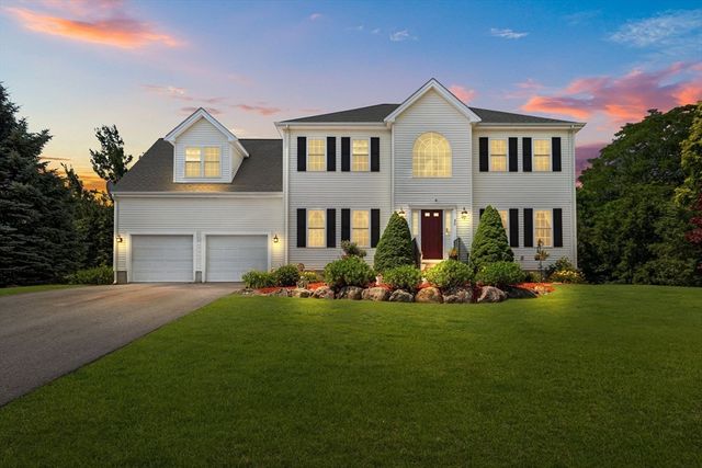 30 Willow Creek Dr, Attleboro, MA 02703