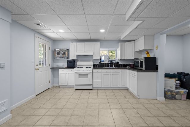 30 Willow Creek Dr, Attleboro, MA 02703