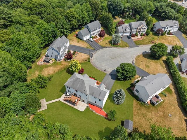 30 Willow Creek Dr, Attleboro, MA 02703