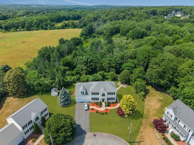 30 Willow Creek Dr, Attleboro, MA 02703