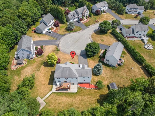 30 Willow Creek Dr, Attleboro, MA 02703