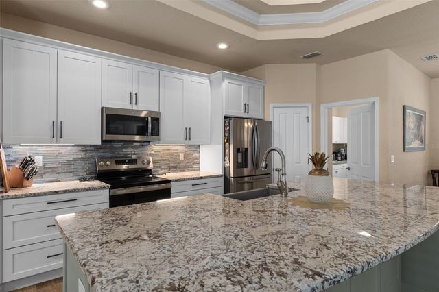 102 WHITEWOOD STREET, Homosassa, FL 34446