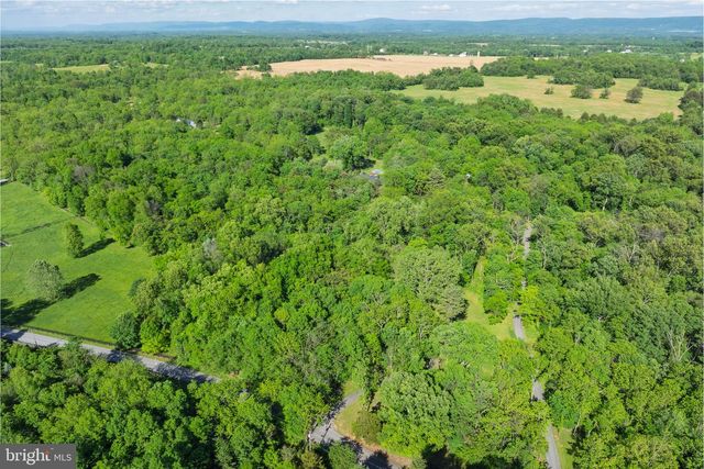 2436 WARM SPRINGS RD, Shenandoah Junction, WV 25442