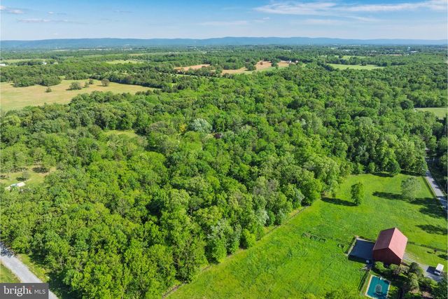 2436 WARM SPRINGS RD, Shenandoah Junction, WV 25442