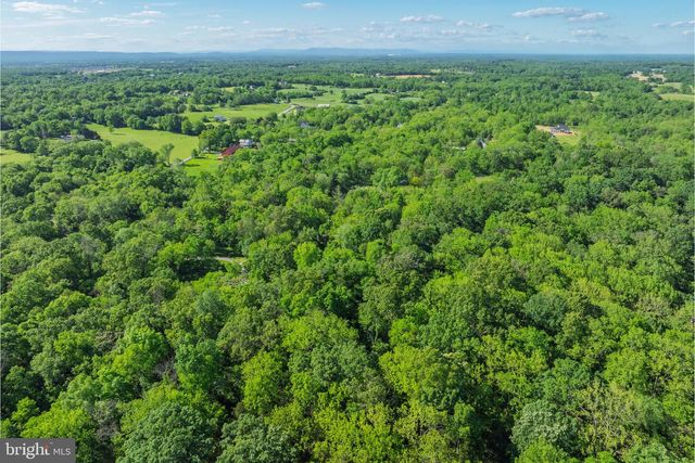 2436 WARM SPRINGS RD, Shenandoah Junction, WV 25442