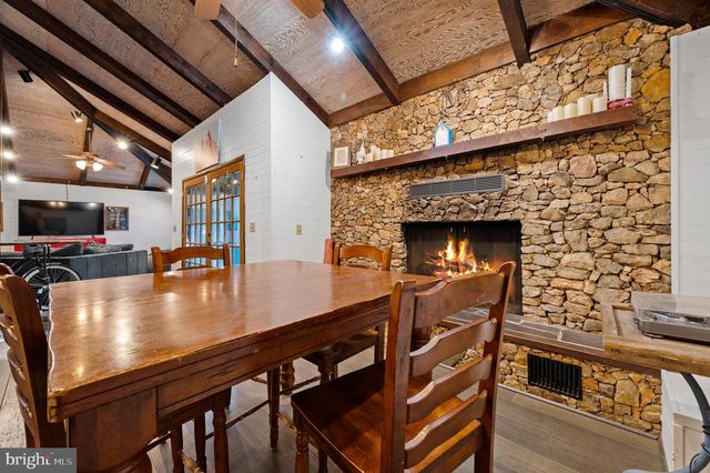 2436 WARM SPRINGS RD, Shenandoah Junction, WV 25442