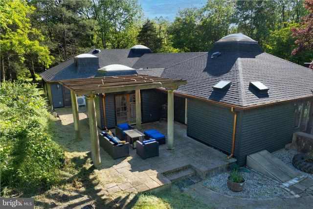 2436 WARM SPRINGS RD, Shenandoah Junction, WV 25442