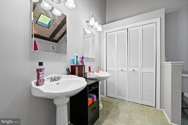 2436 WARM SPRINGS RD, Shenandoah Junction, WV 25442