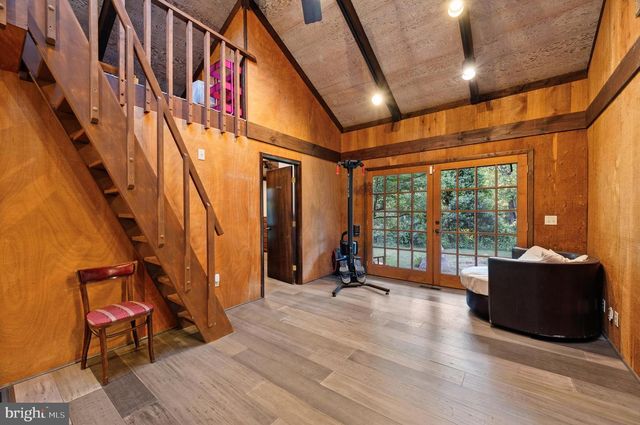 2436 WARM SPRINGS RD, Shenandoah Junction, WV 25442