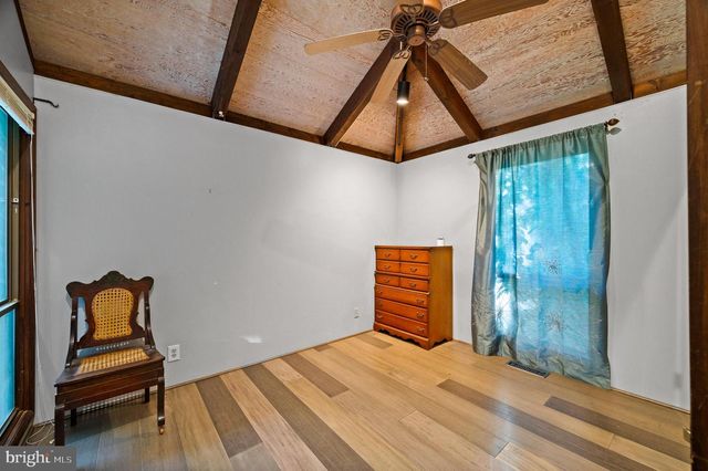 2436 WARM SPRINGS RD, Shenandoah Junction, WV 25442