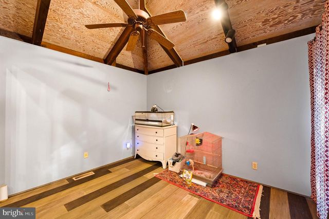 2436 WARM SPRINGS RD, Shenandoah Junction, WV 25442