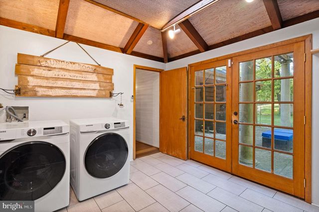 2436 WARM SPRINGS RD, Shenandoah Junction, WV 25442