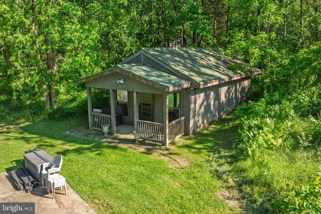 2436 WARM SPRINGS RD, Shenandoah Junction, WV 25442