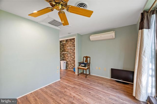 2436 WARM SPRINGS RD, Shenandoah Junction, WV 25442