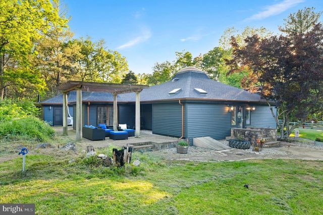 2436 WARM SPRINGS RD, Shenandoah Junction, WV 25442