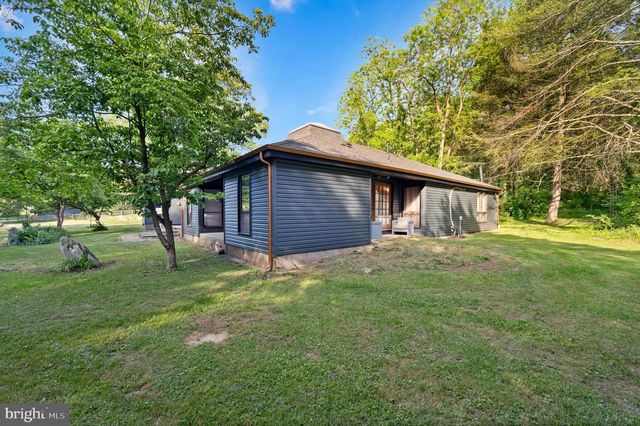 2436 WARM SPRINGS RD, Shenandoah Junction, WV 25442