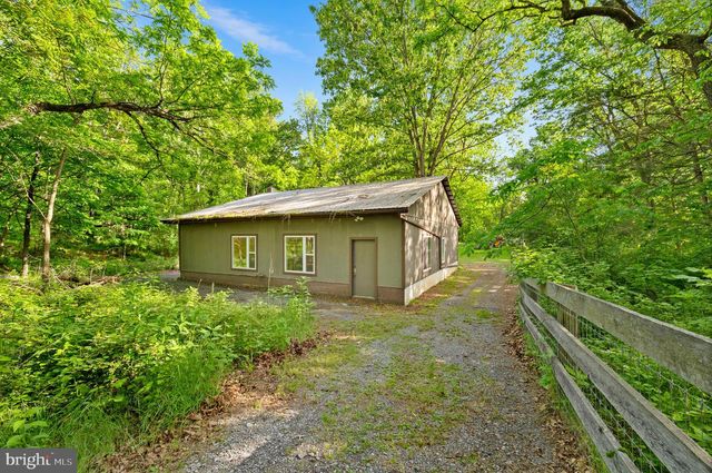 2436 WARM SPRINGS RD, Shenandoah Junction, WV 25442