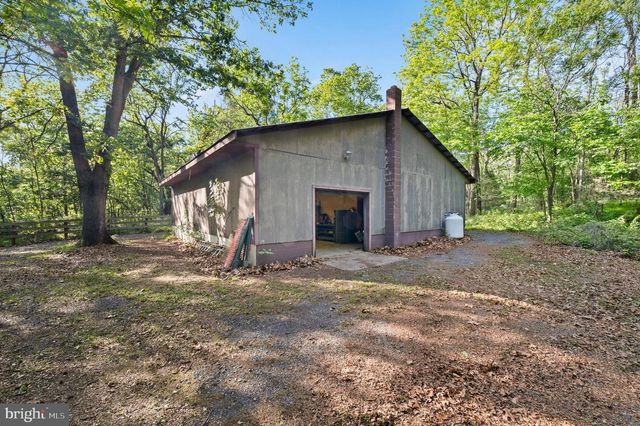2436 WARM SPRINGS RD, Shenandoah Junction, WV 25442